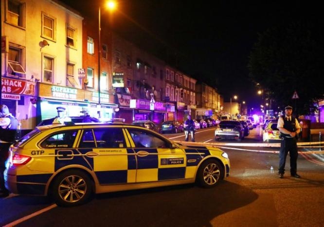 تصاویر | حمله با خودرو به نمازگزاران مسجدی در لندن 
